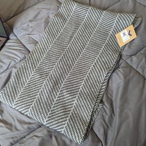 Gallery Seven Gray Chevron Scarf NWT!